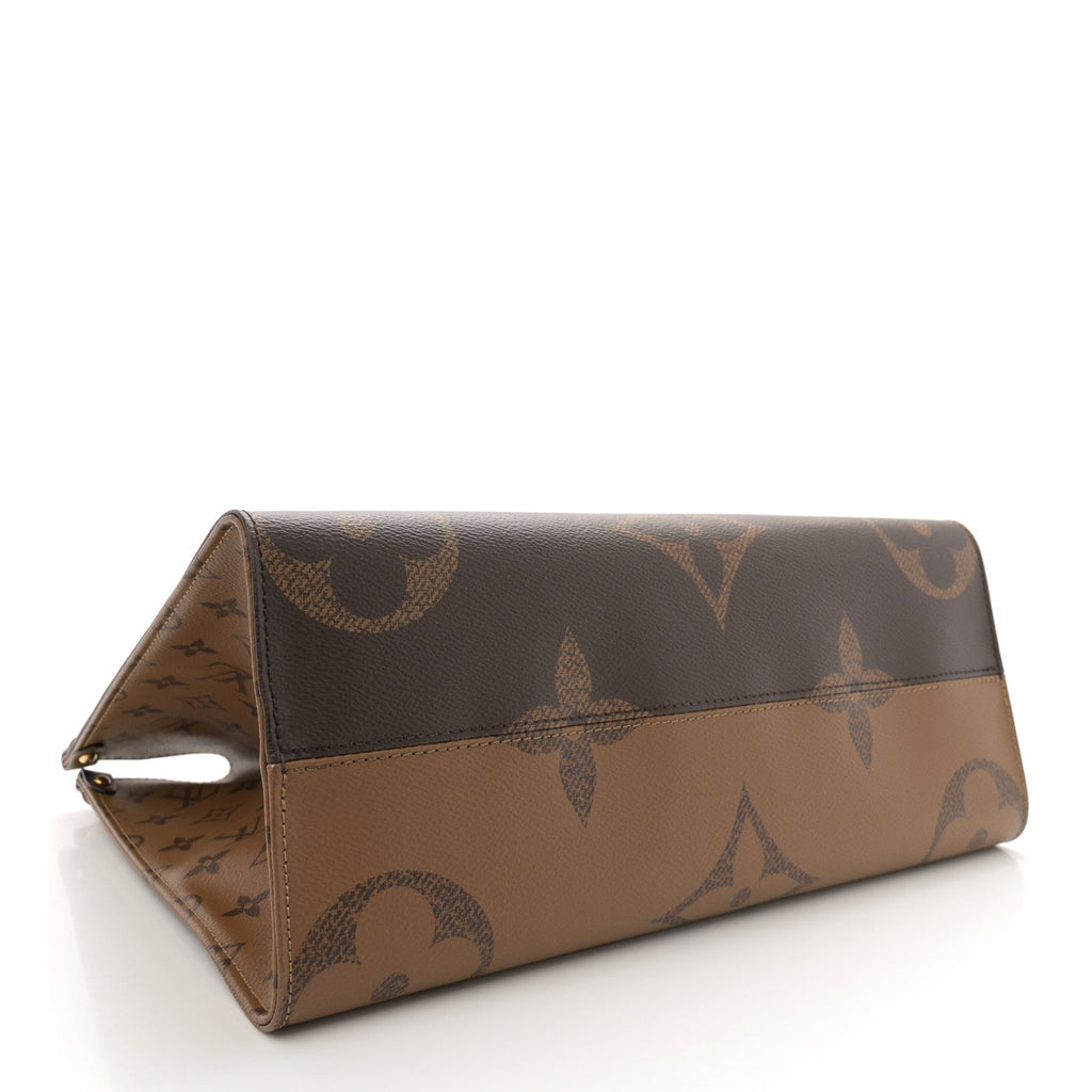 Reverse Monogram Giant Onthego MM