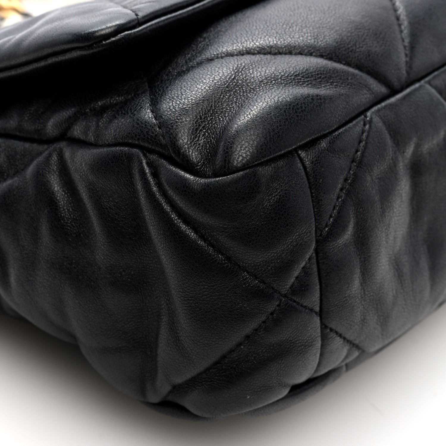 Lambskin Quilted Medium Chanel 19 Flap Black