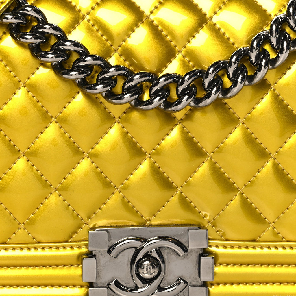 Metallic Patent Calfskin Quilted Medium Boy Flap Gold