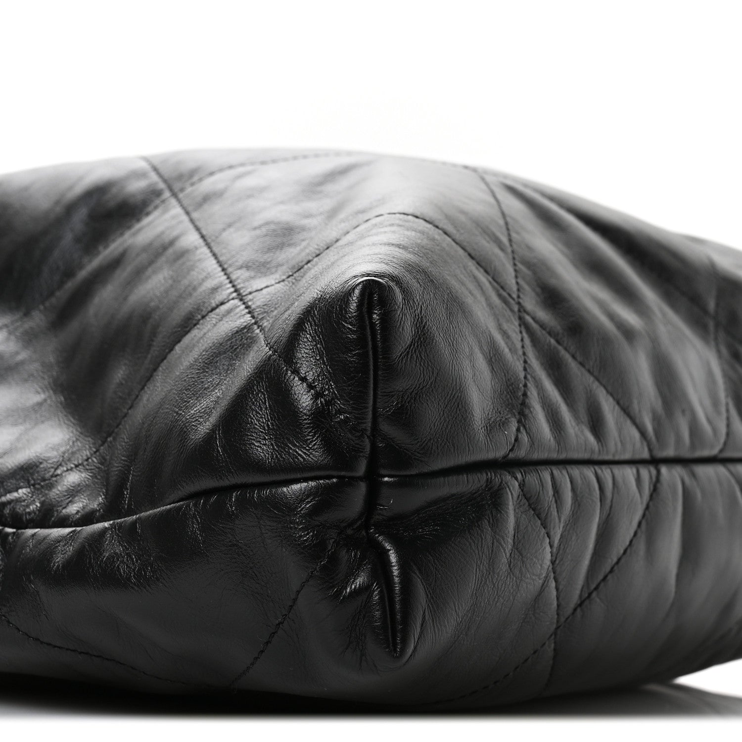 Shiny Calfskin Quilted Chanel 22 Black