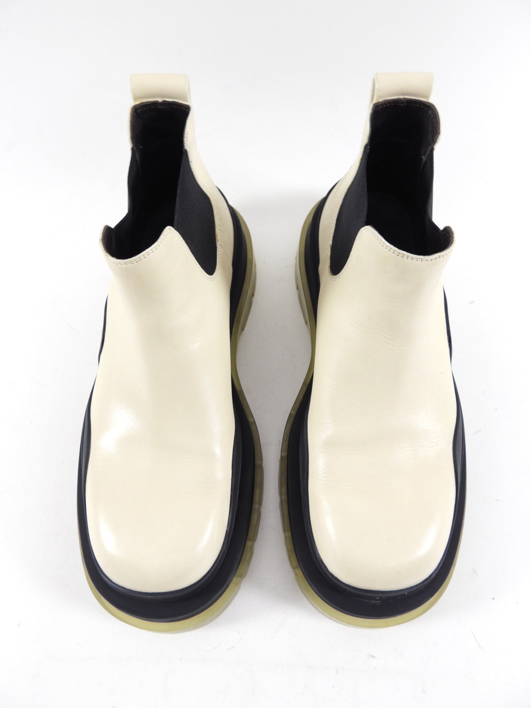 Bottega Veneta Ivory Leather Tire Ankle Boots - 39