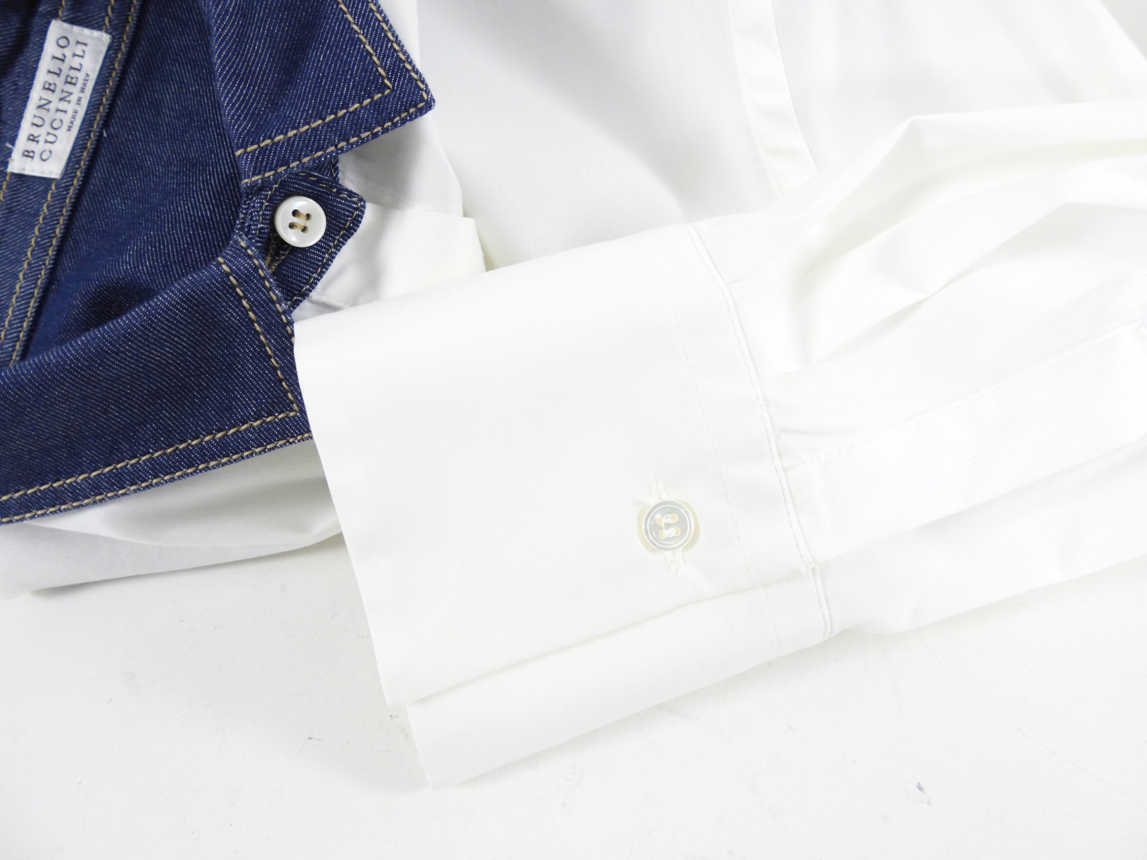 Brunello Cucinelli White Cotton Shirt with Denim Collar - M / 6 / 8