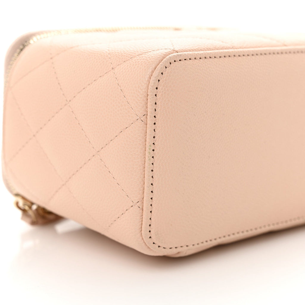 Caviar Quilted Small Vanity Case With Chain Light Pink
