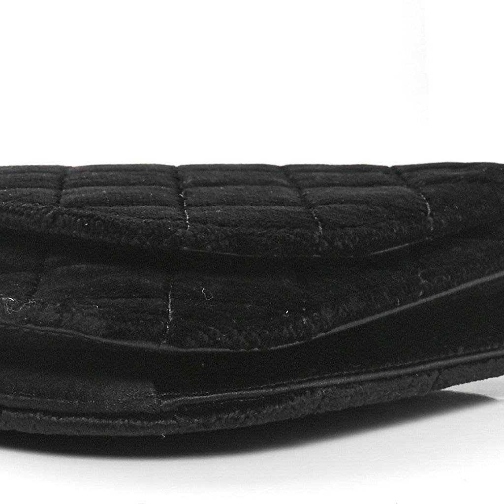 Velvet Quilted CC Pearl Clutch Black