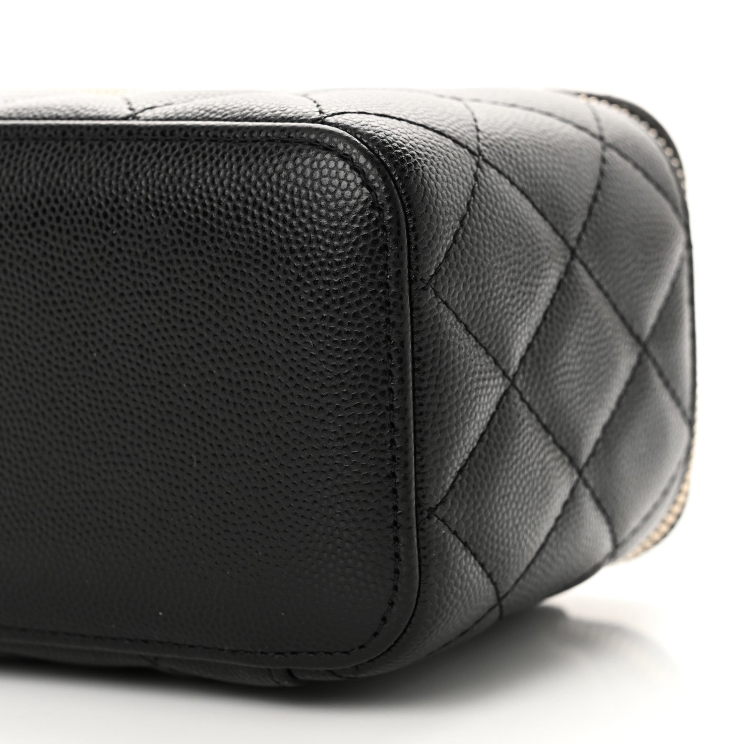 Caviar Quilted Small Vanity Case With Chain Black