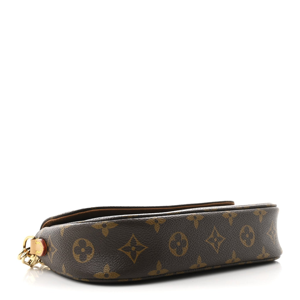 Monogram Ivy Wallet On Chain