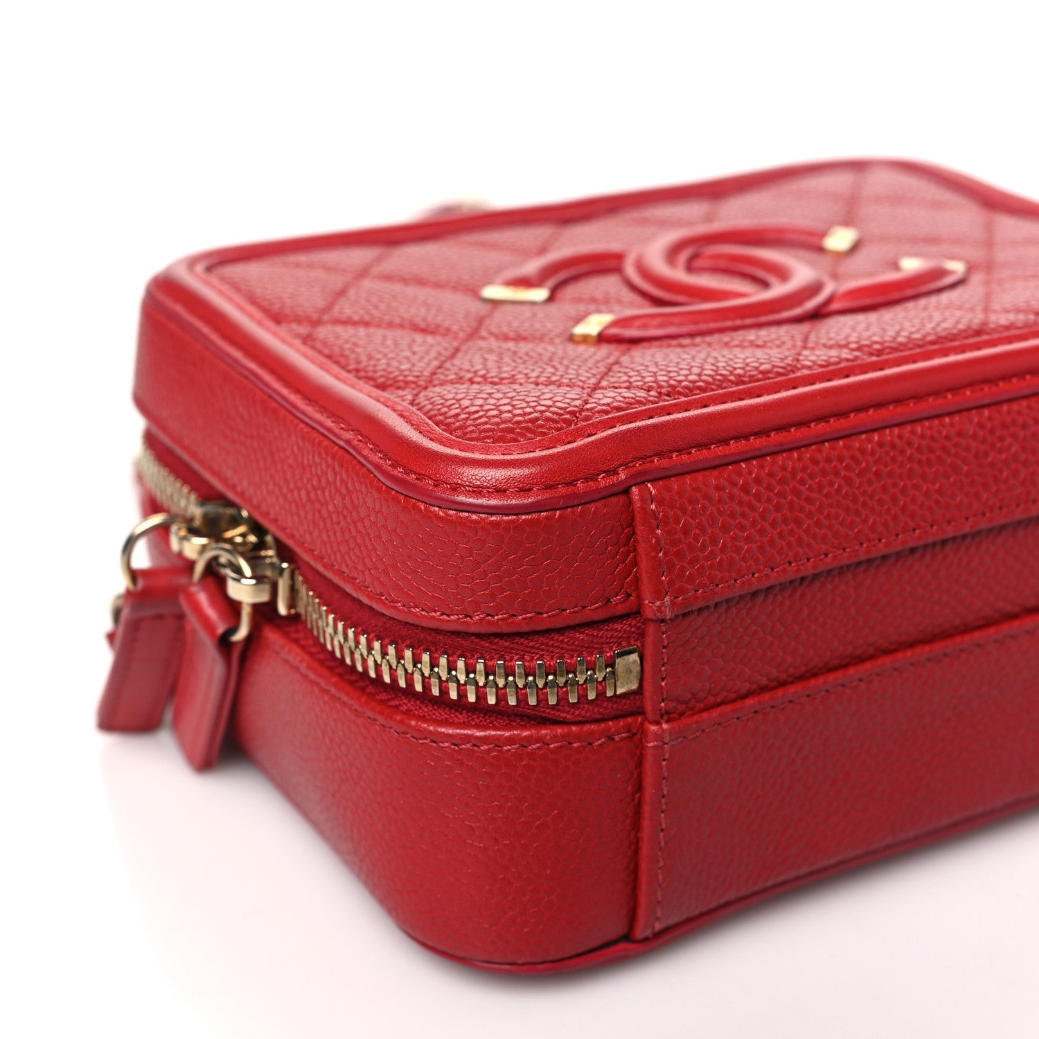 Caviar Quilted Small CC Filigree Vanity Case Red