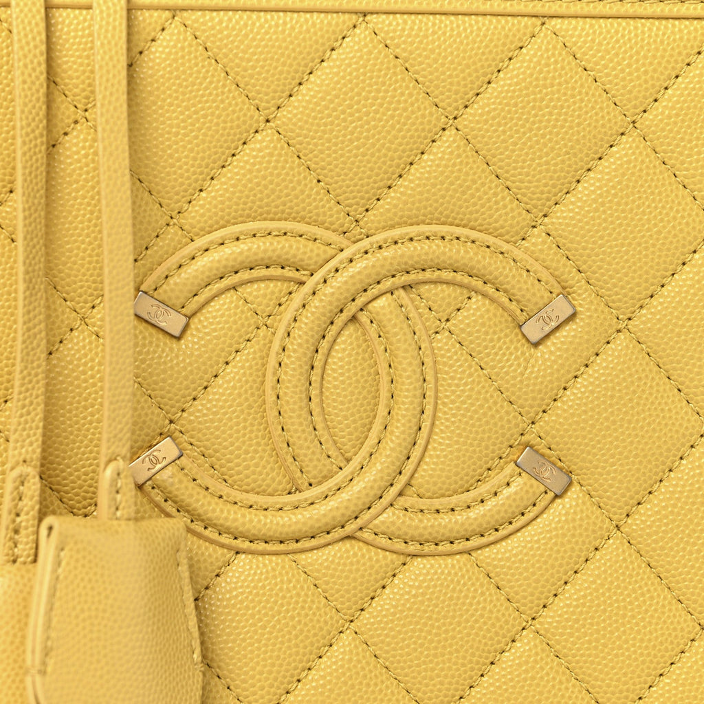 Caviar Quilted Medium CC Filigree Vanity Case Yellow