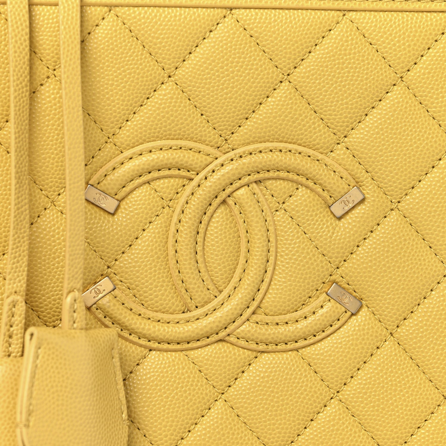 Caviar Quilted Medium CC Filigree Vanity Case Yellow
