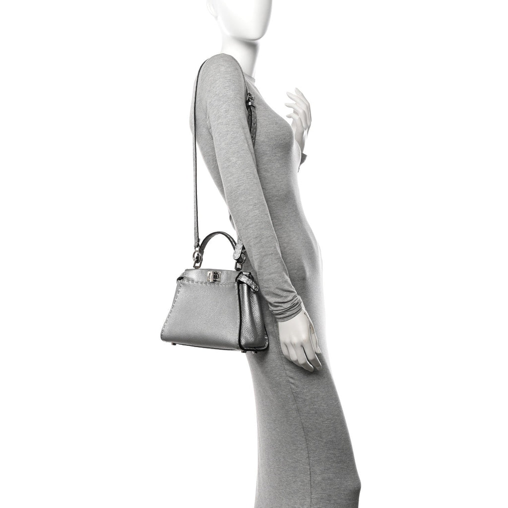 Cuoio Romano Lux Selleria Mini Peekaboo Iconic Satchel Argento