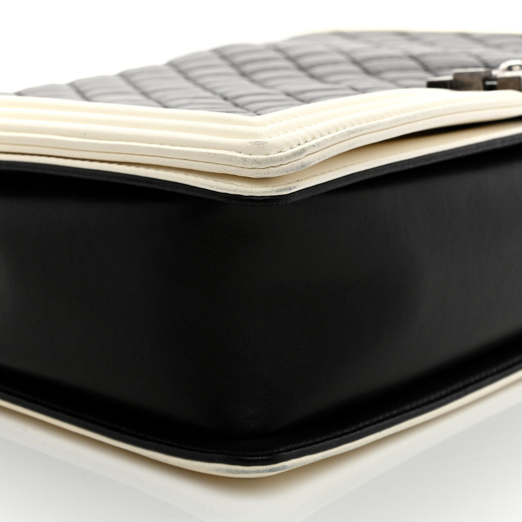 Lambskin Quilted Large Boy Flap Black White