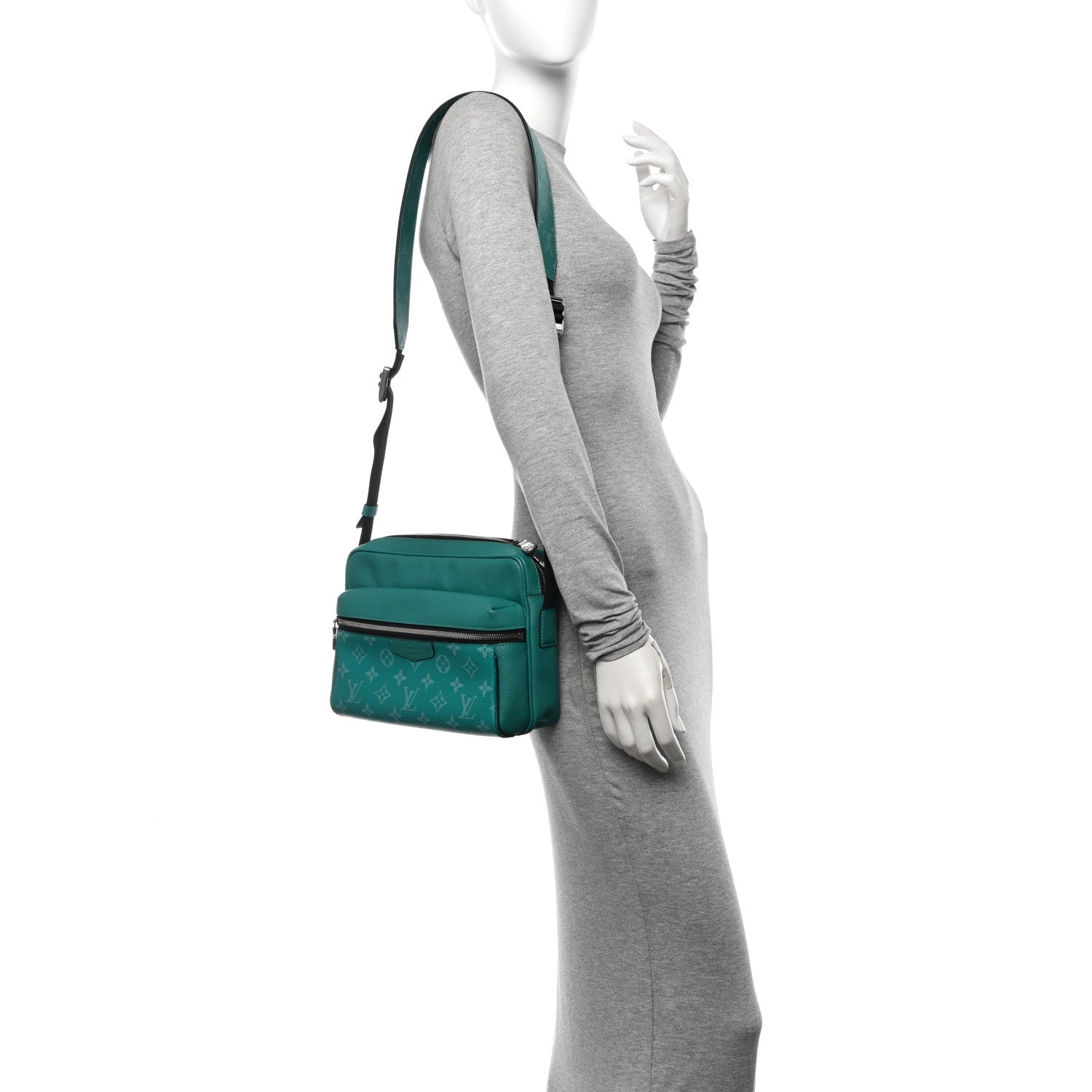 Taiga Monogram Outdoor Messenger Vert