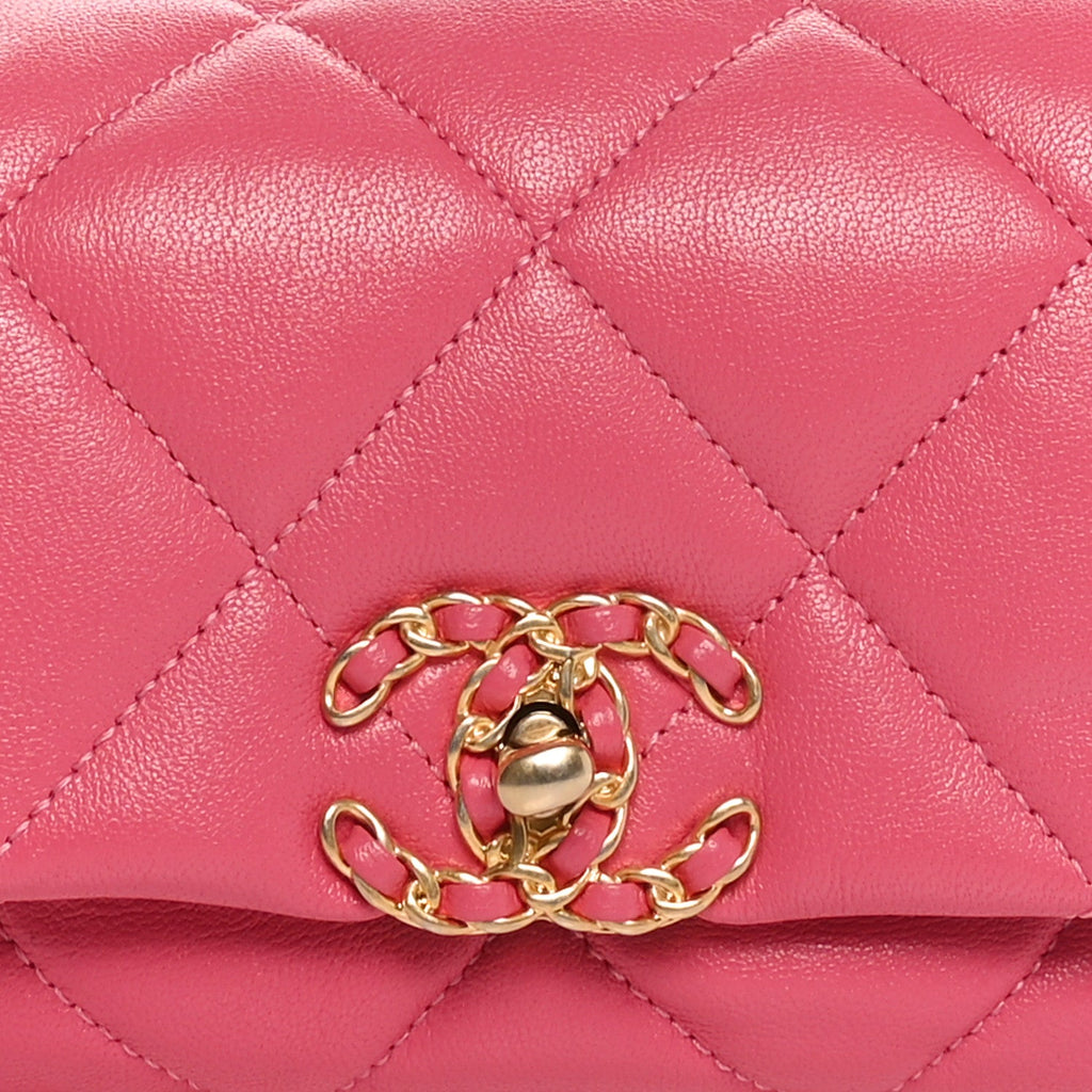 Lambskin Quilted Chanel 19 Waist Bag Pink