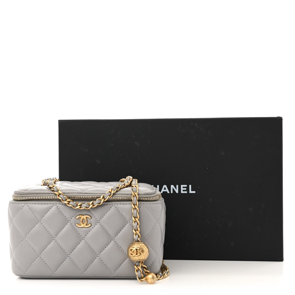 Lambskin Quilted Small Pearl Crush Vanity Case With Chain Grey