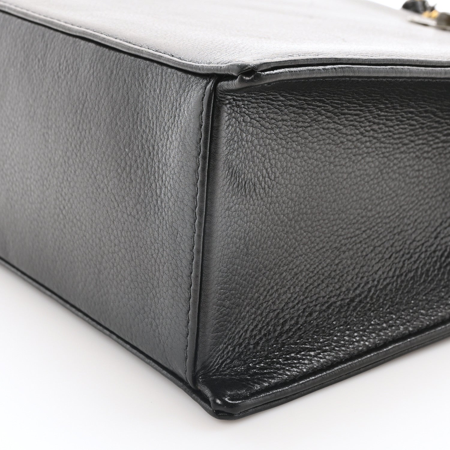 Caviar Shoulder Bag Black