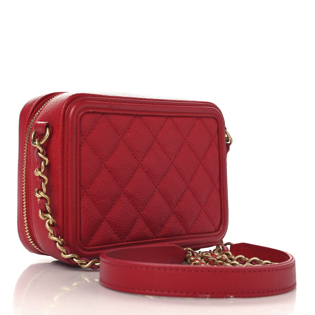 Caviar Quilted Filigree Vanity Clutch With Chain Red