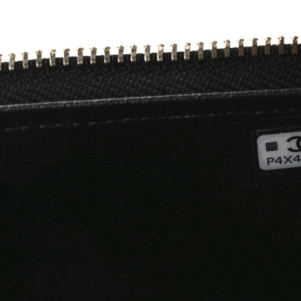 Lambskin Enamel Quilted Roller Skate Small Vanity Case With Chain Black