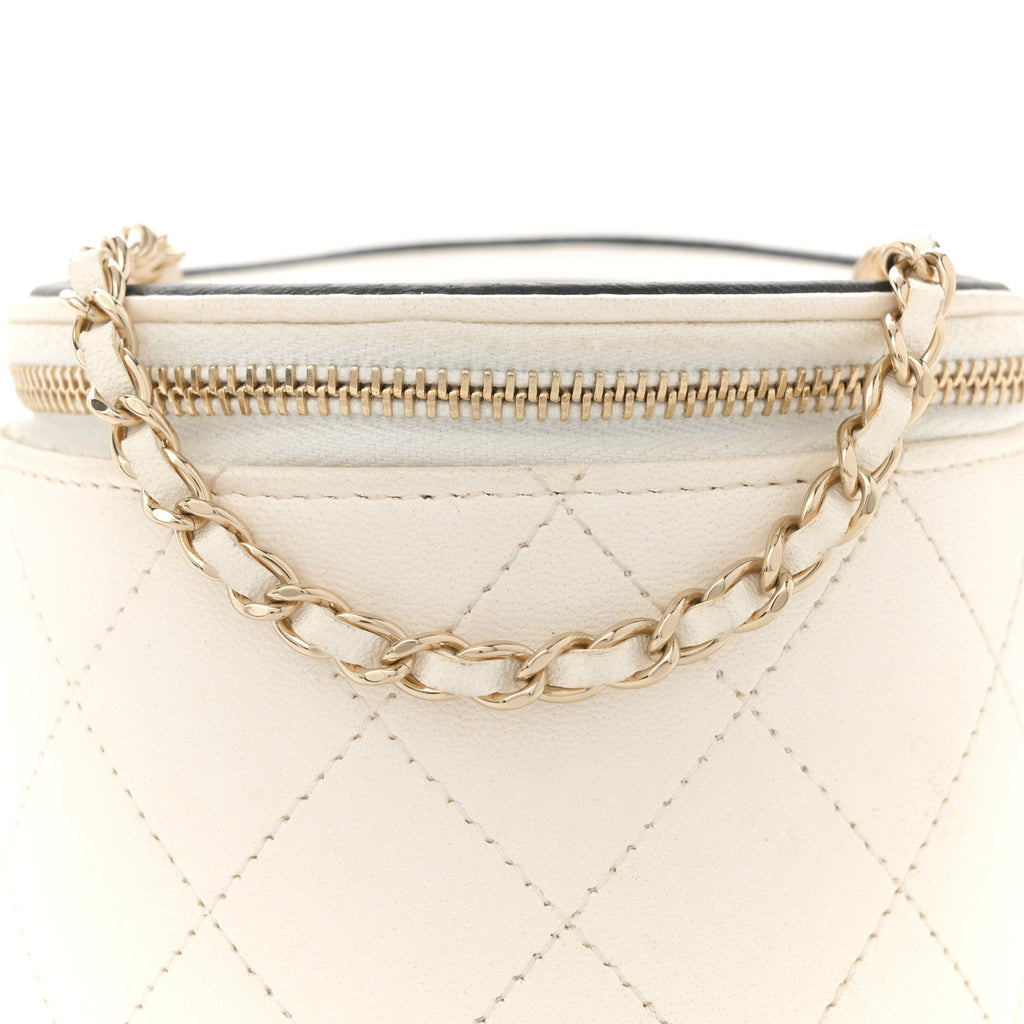 Lambskin Quilted Round Small Vanity Case With Chain White Black