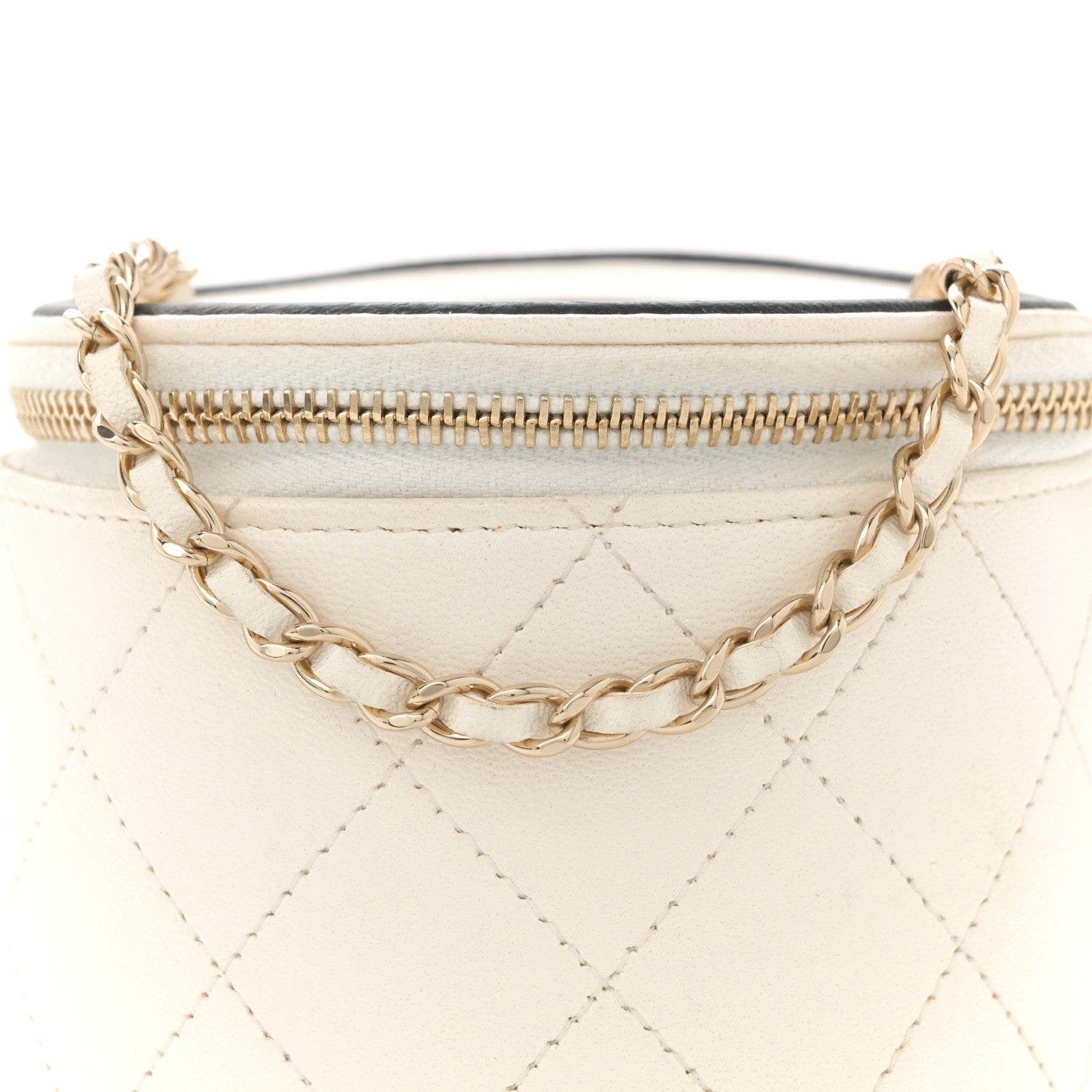 Lambskin Quilted Round Small Vanity Case With Chain White Black