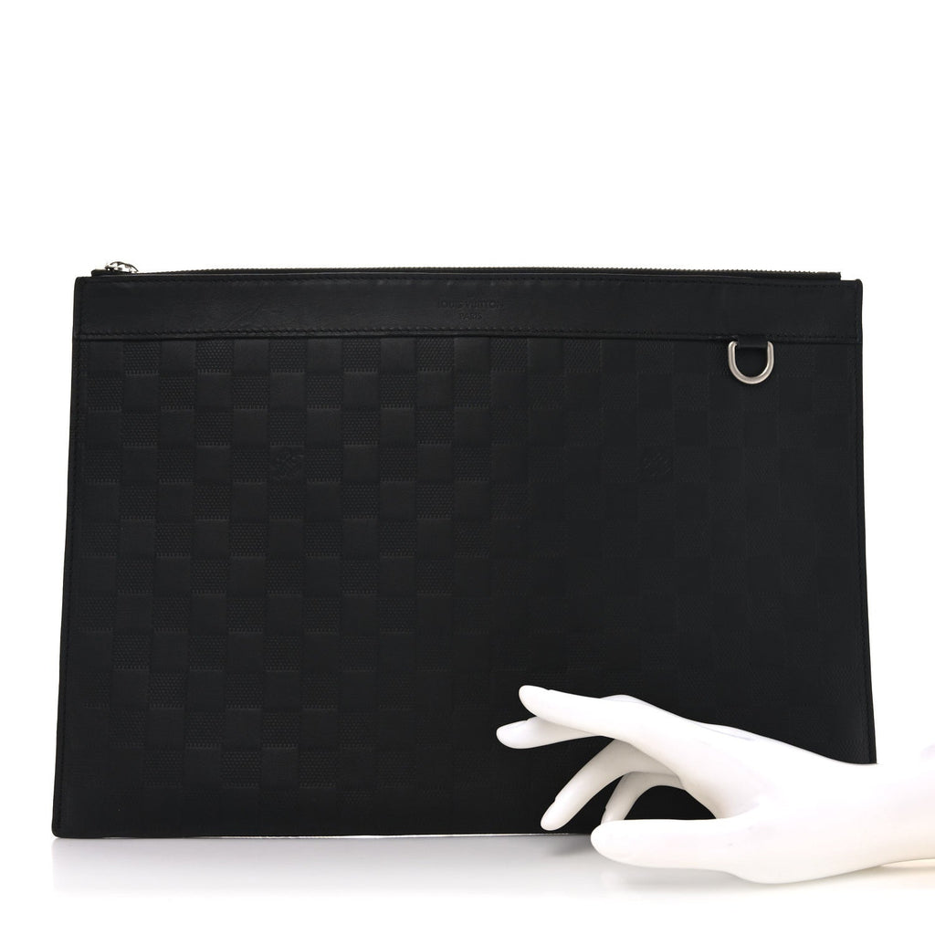 Damier Infini Discovery Pochette GM Onyx