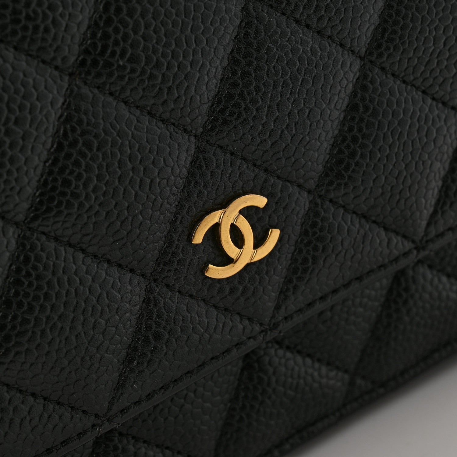Caviar Quilted Wallet on Chain WOC Black