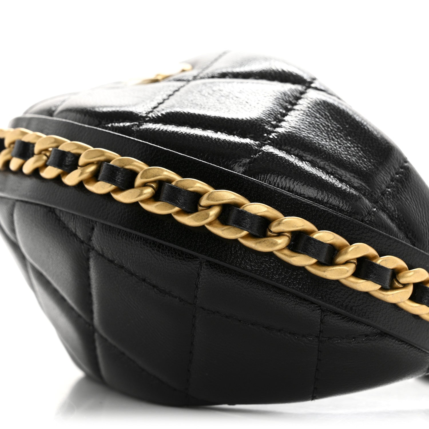 Shiny Crumpled Lambskin Quilted Chain Around Mini Pouch Black