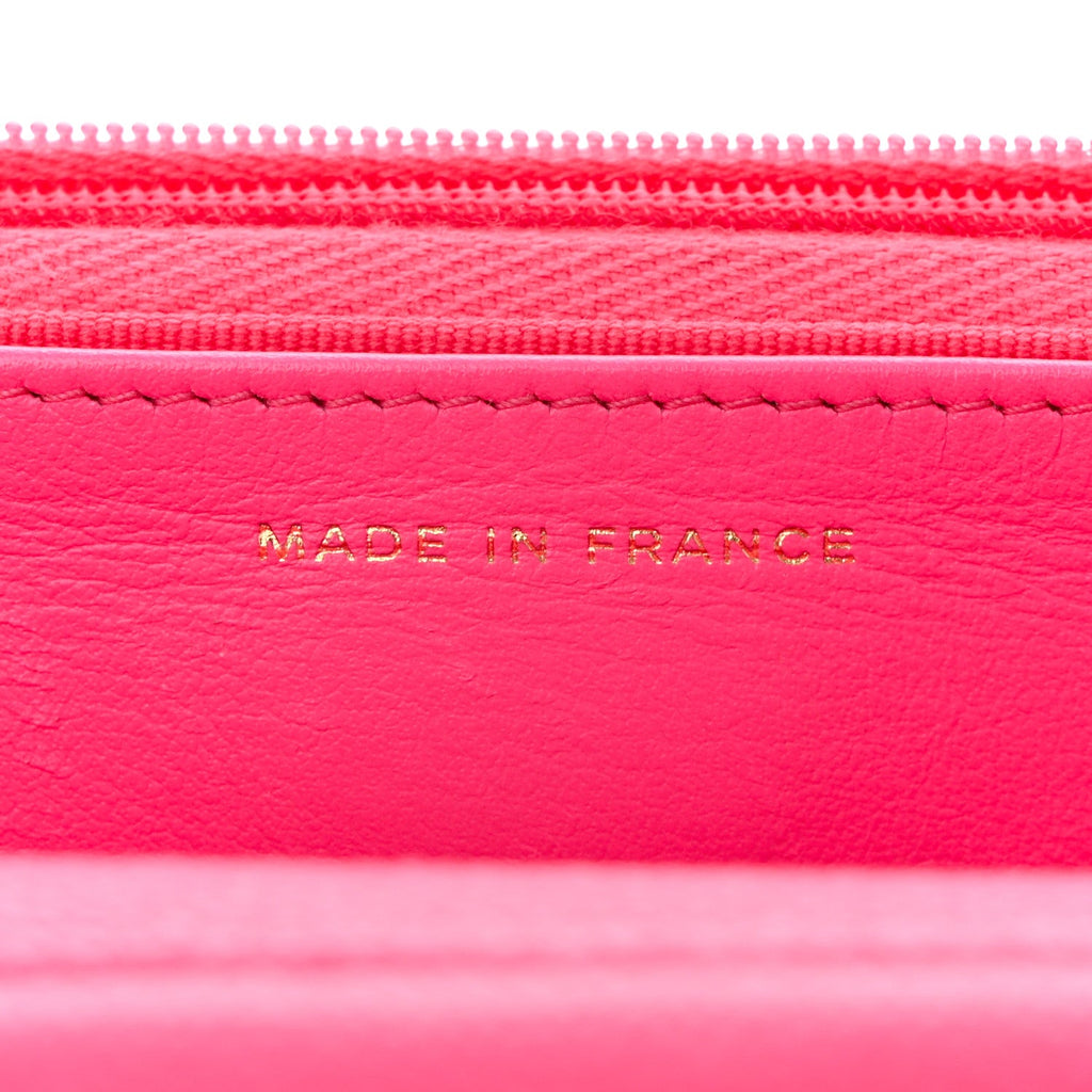 Caviar Quilted Wallet on Chain WOC Fuchsia