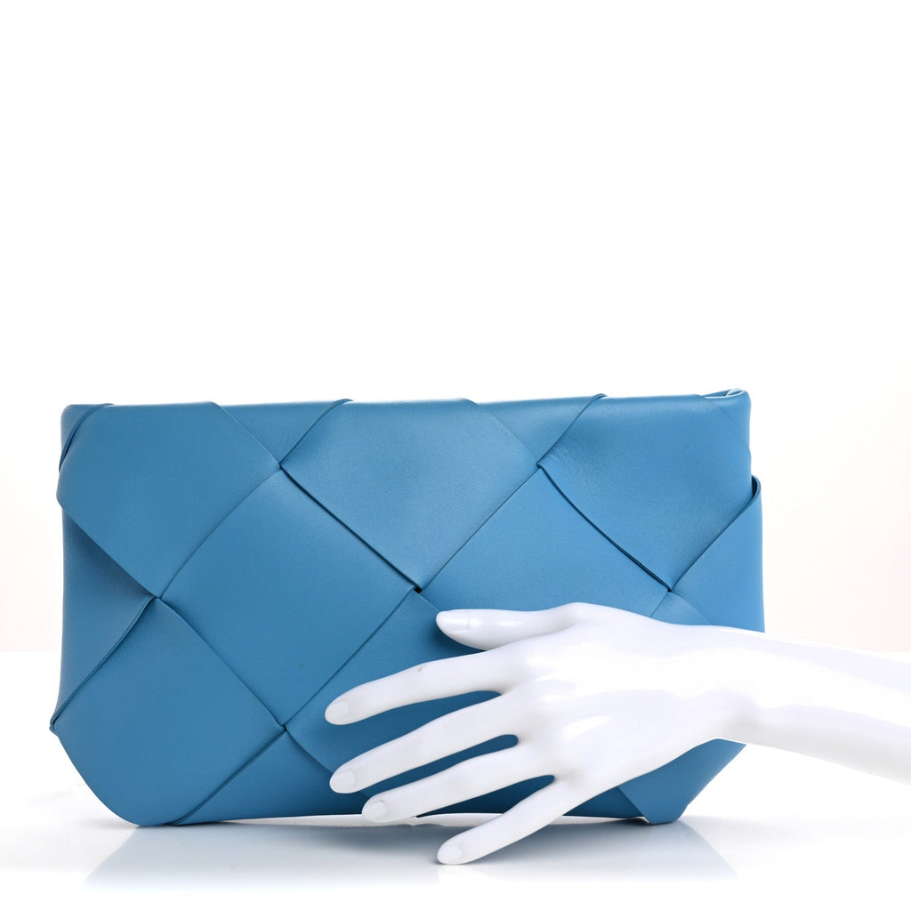 Nappa Maxi Blown Up Intrecciato Pouch Clutch Swimming Pool