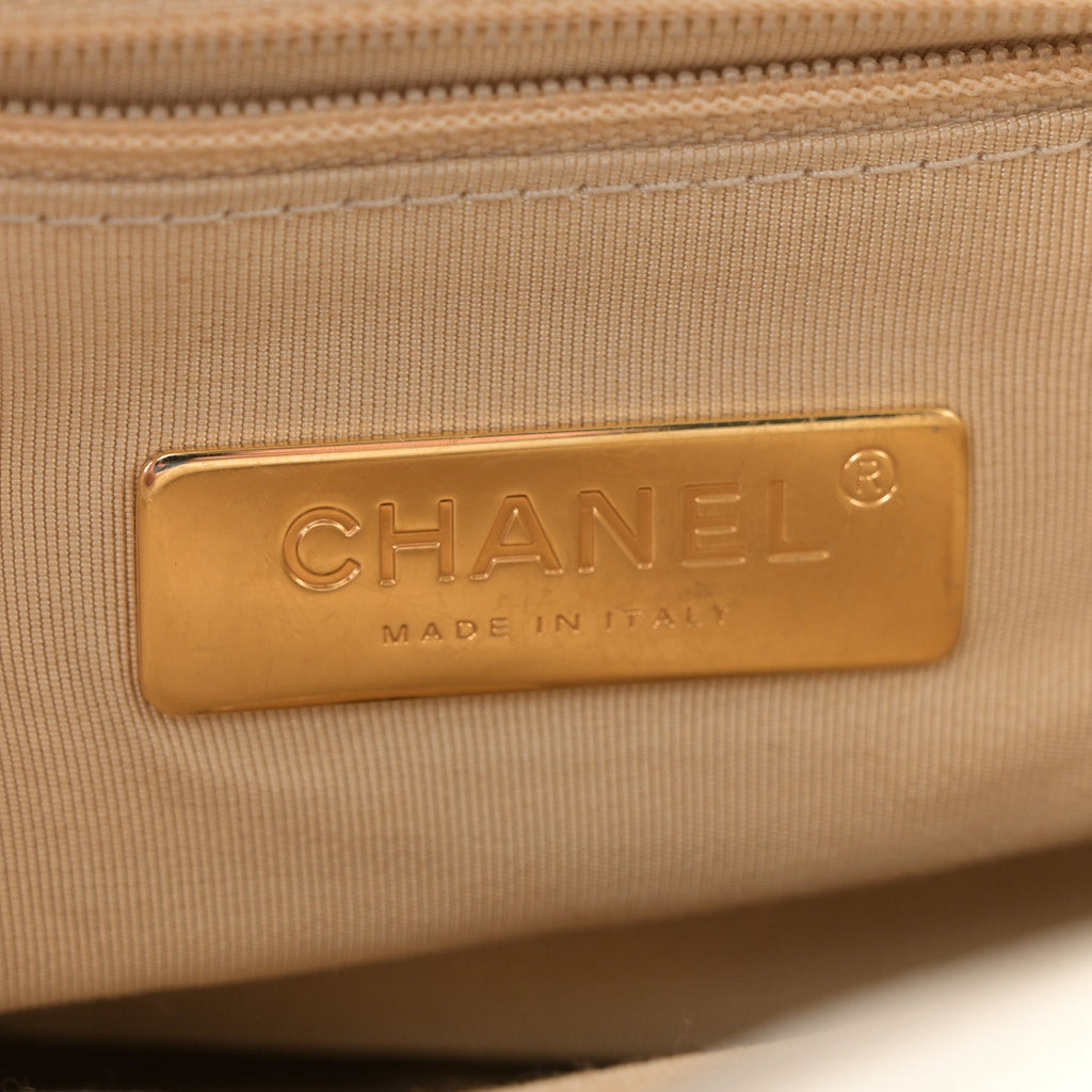 Shiny Crumpled Calfskin Quilted Medium Chanel 19 Flap White