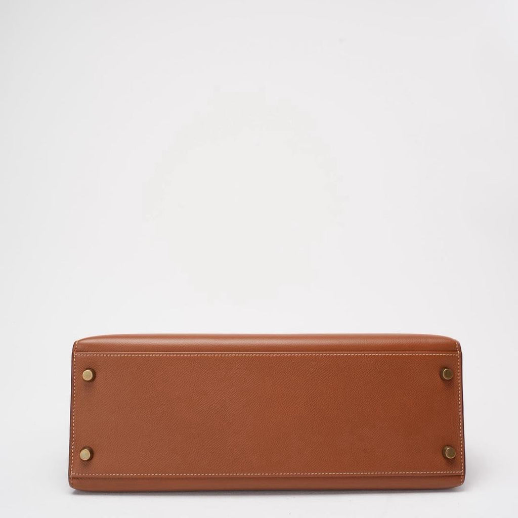 Hermès Vintage Kelly Sellier 32 Gold Leather V Cricle 1992