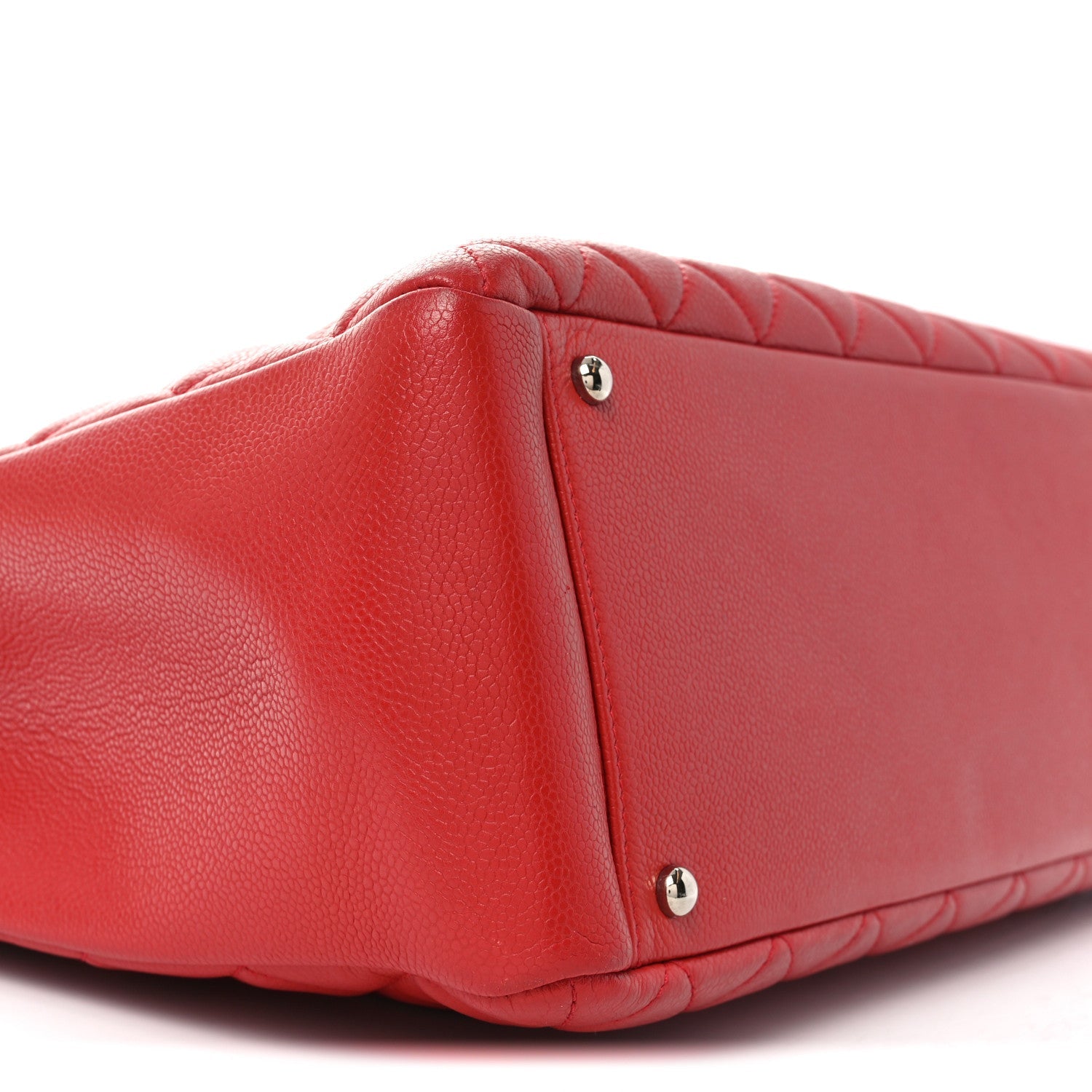 Caviar Quilted XL Grand Shopping Tote GST Red