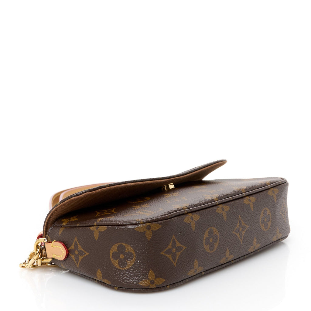 Monogram Ivy Wallet On Chain