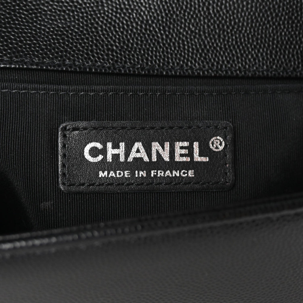 Caviar Quilted Medium Boy Flap Black