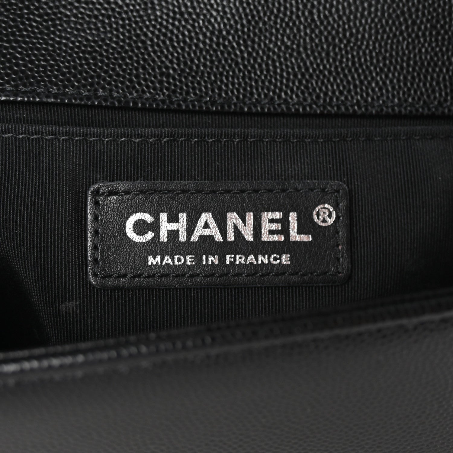 Caviar Quilted Medium Boy Flap Black