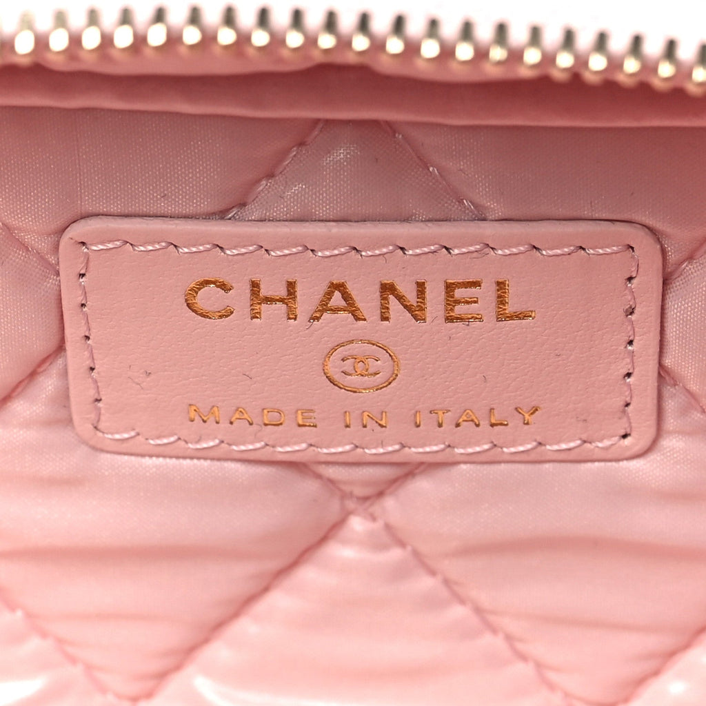Caviar Quilted Toiletry Case With Chain Light Pink