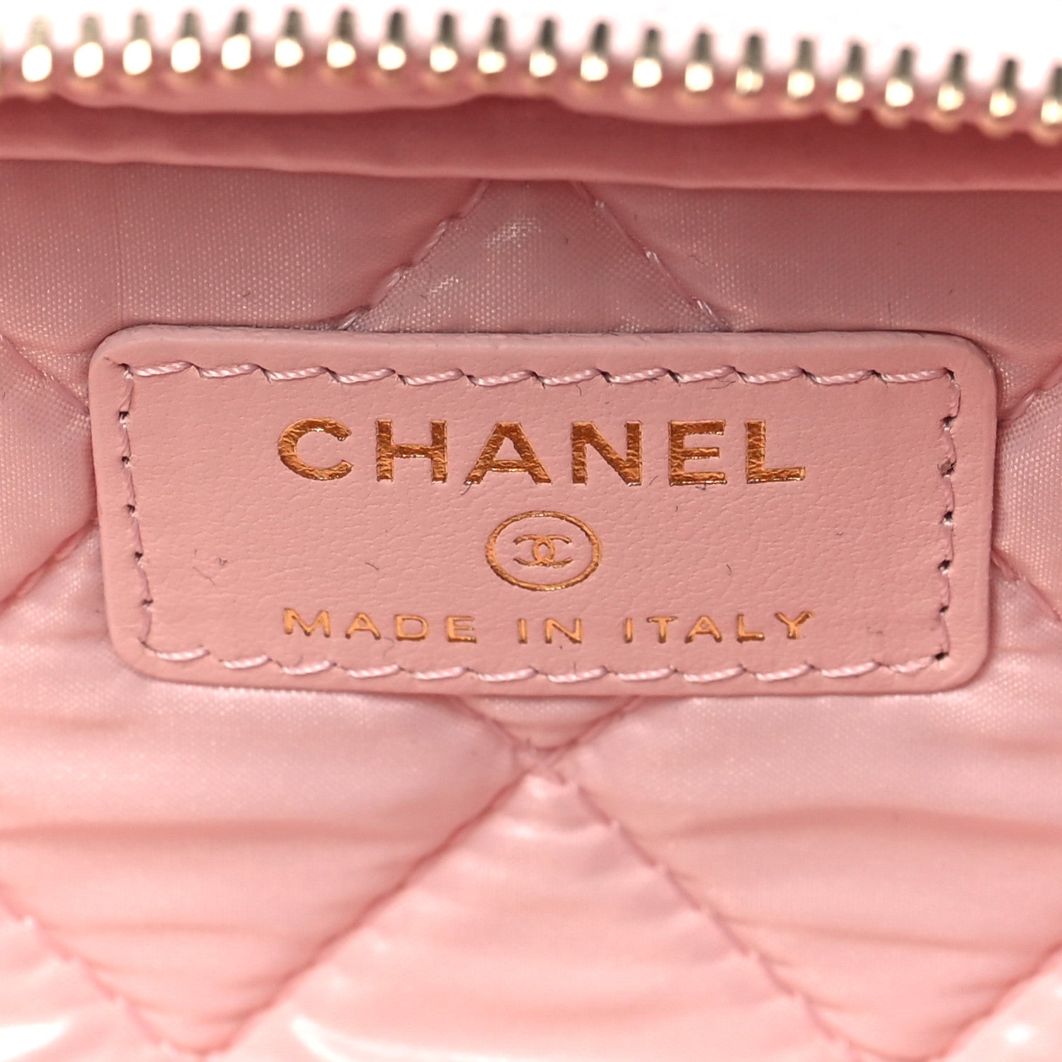 Caviar Quilted Toiletry Case With Chain Light Pink