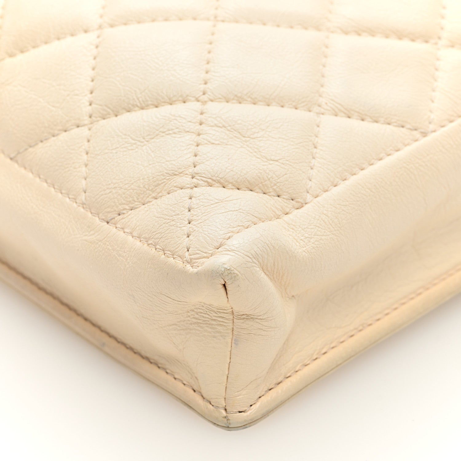 Calfskin Quilted CC Waiter Clutch Clutch With Chain White