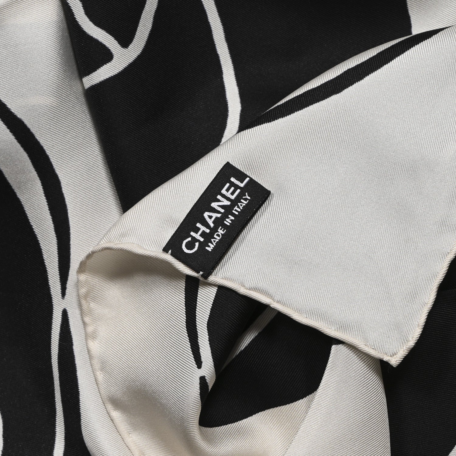 Silk CC Camellia Scarf Black White