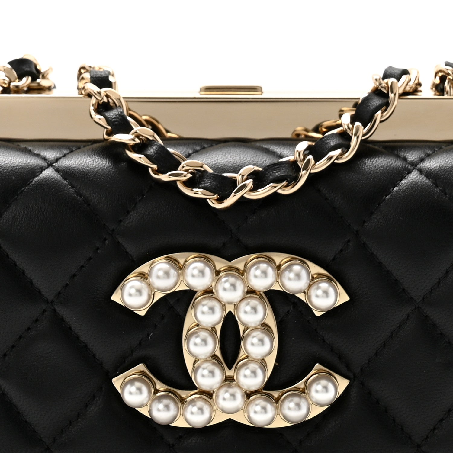 Lambskin Quilted Pearl CC Vanity Case Black