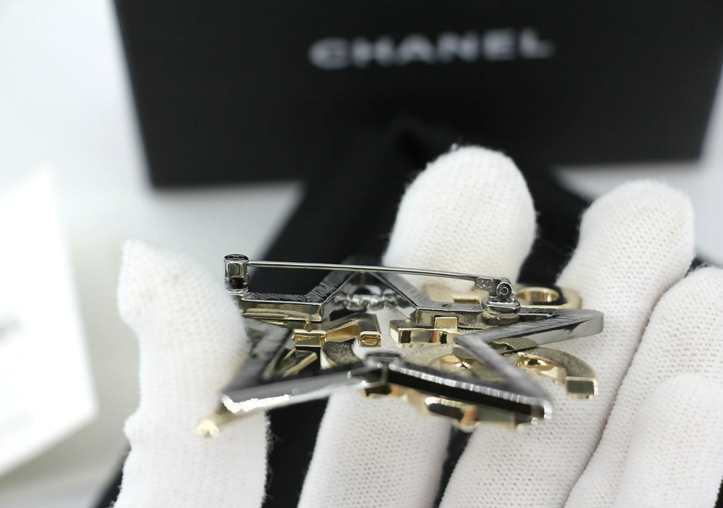 Chanel A21C Rhinestone & Imitation Pearl Hollow Star Brooch