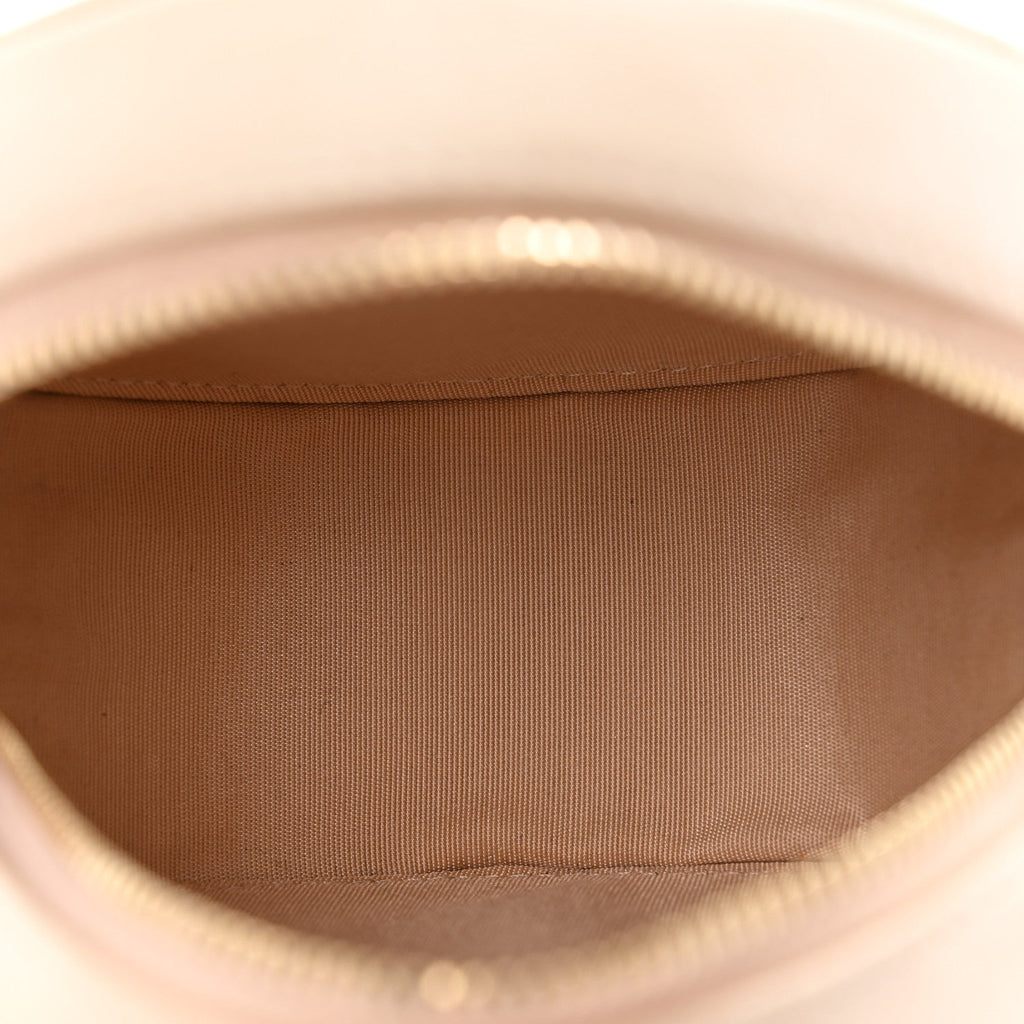 Iridescent Lambskin Quilted Pearl Round Clutch With Chain Light Beige