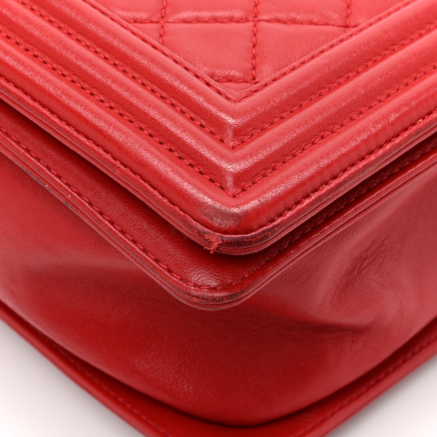 Lambskin Quilted New Medium Boy Flap Red