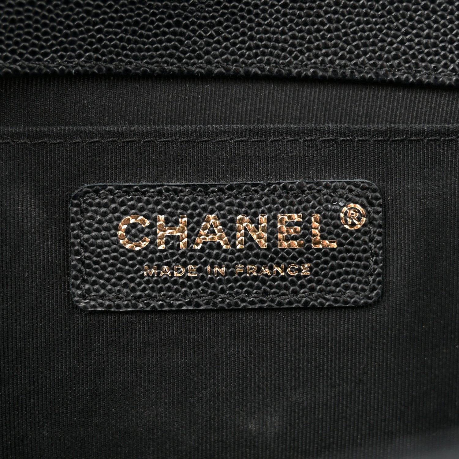Caviar Quilted Medium Boy Flap Black