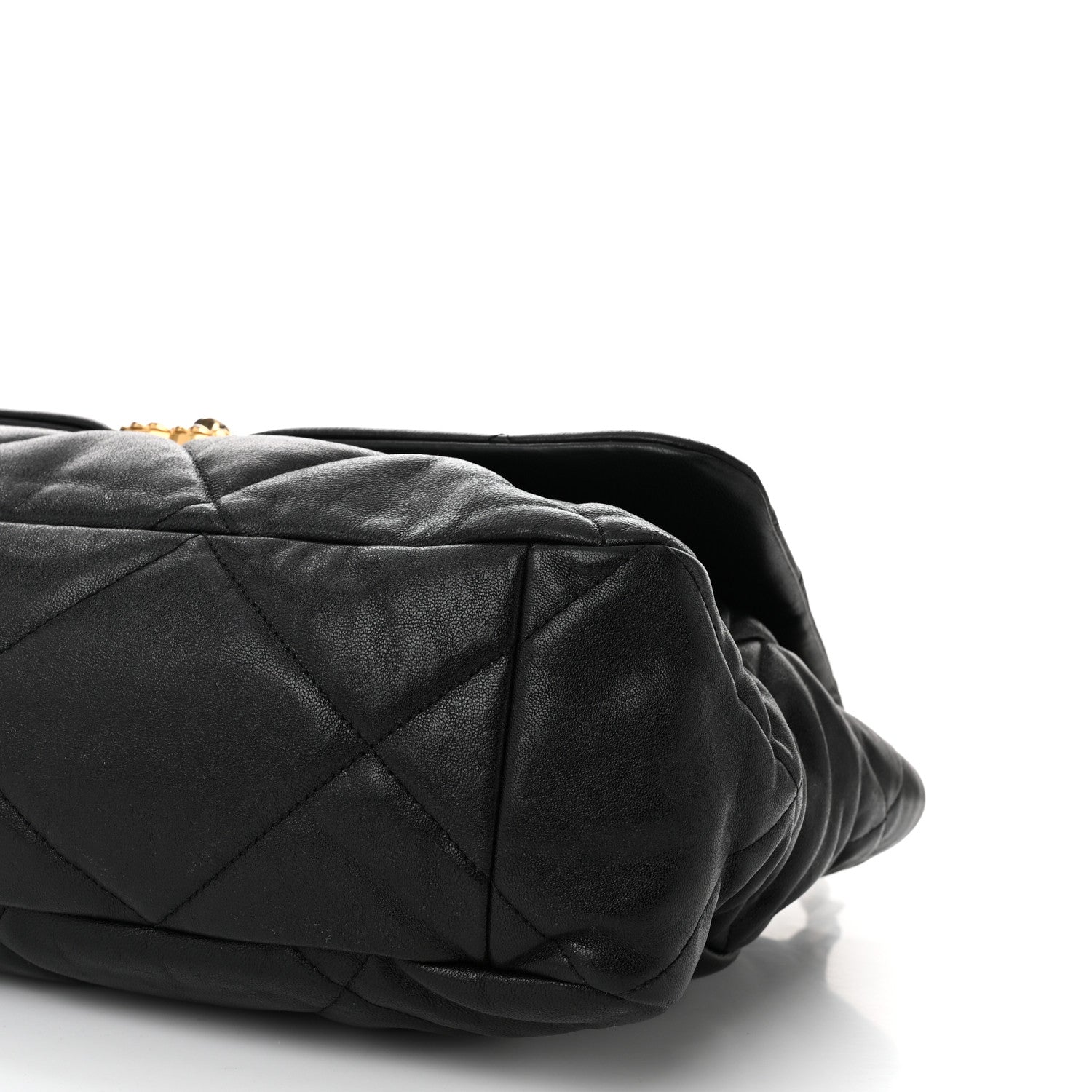 Lambskin Quilted Maxi Chanel 19 Flap Black