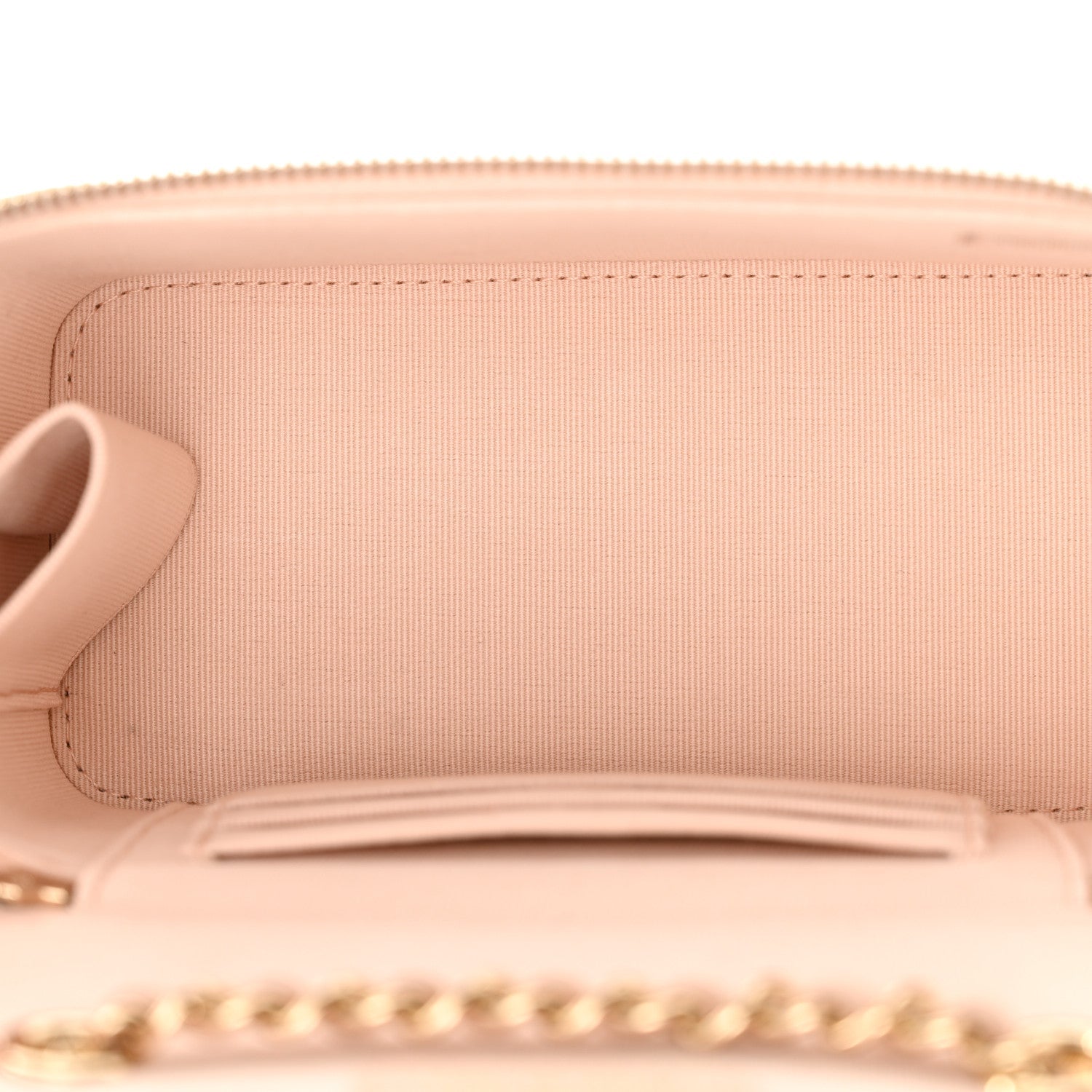 Caviar Quilted Small Vanity Case With Chain Light Pink