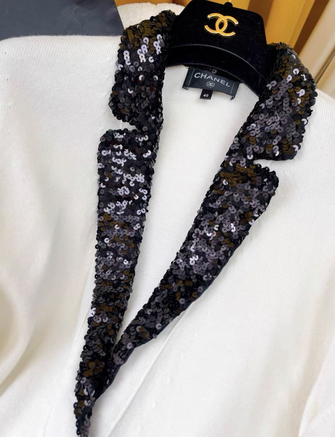 Chanel 23S white and black sequin knitted igan