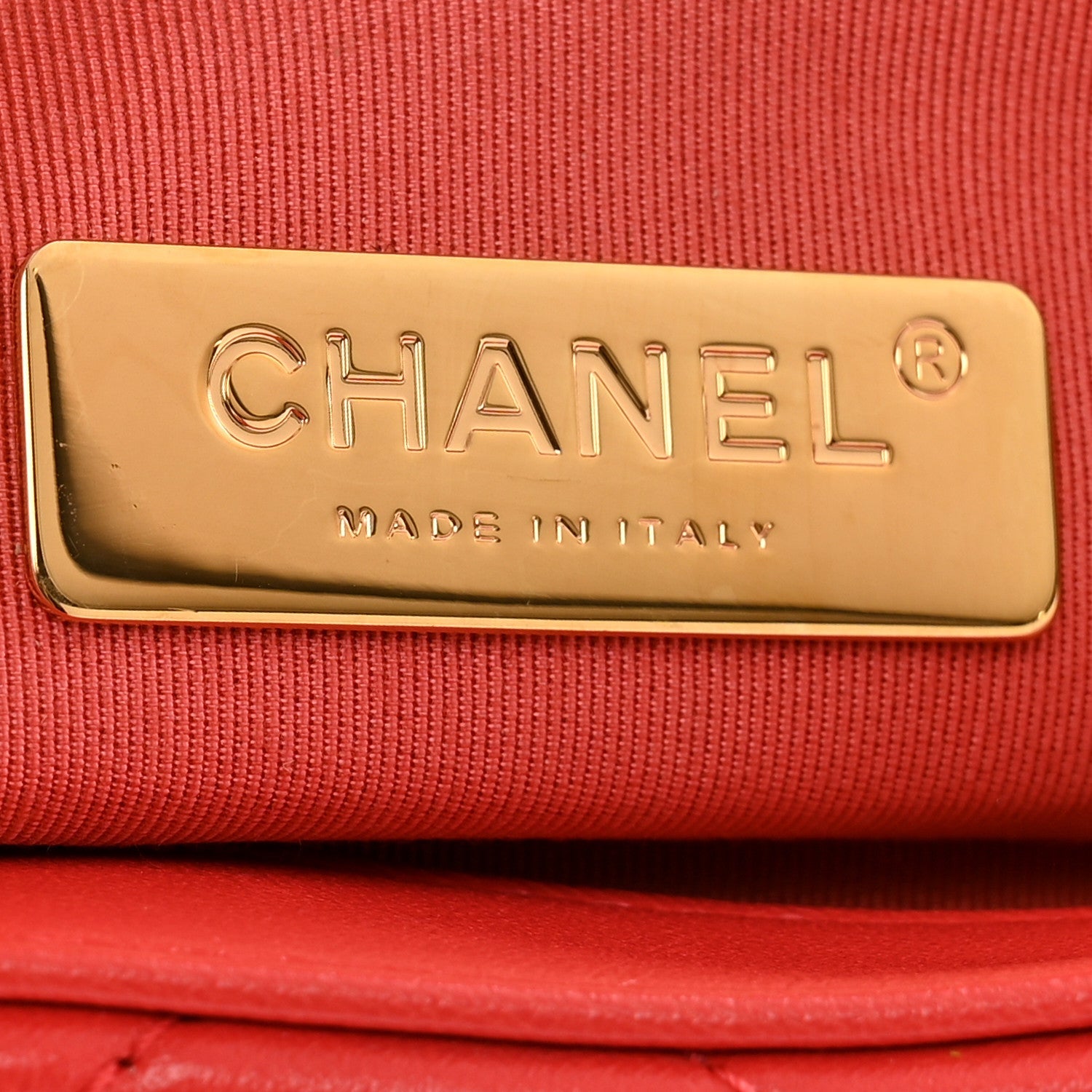 Lambskin Quilted Medium Chanel 19 Flap Red