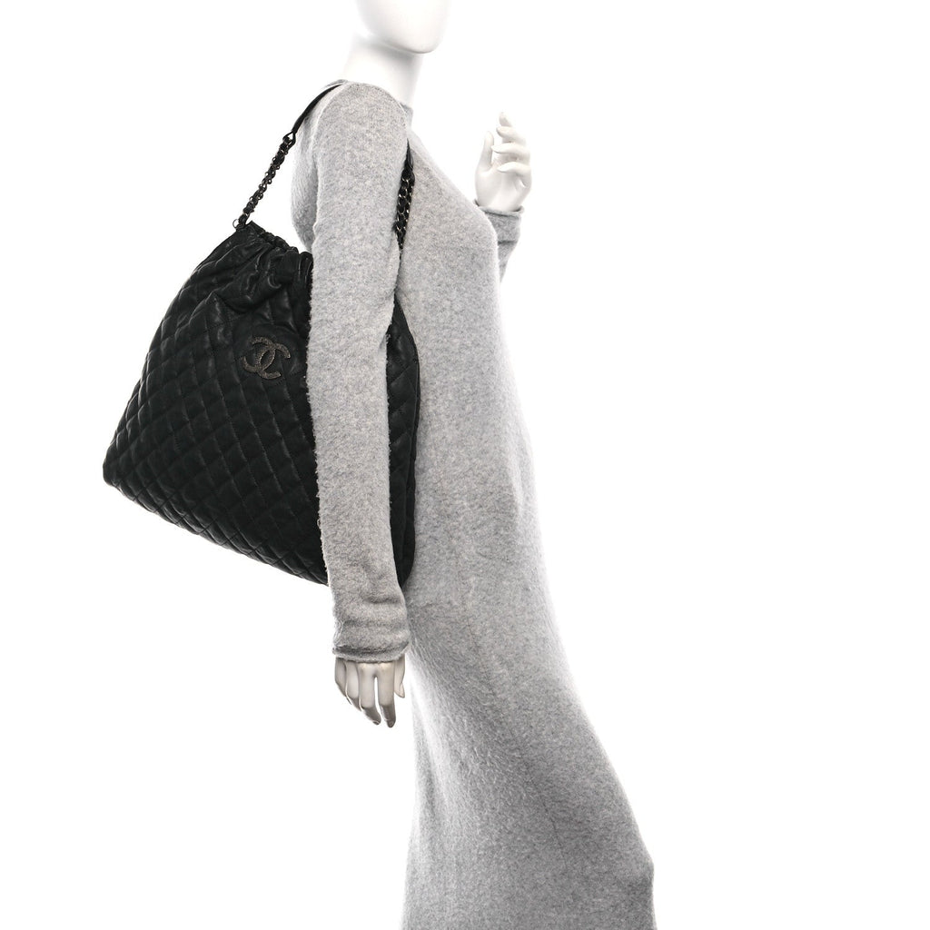 Distressed Glazed Caviar Quilted Large Elastic Tote Black