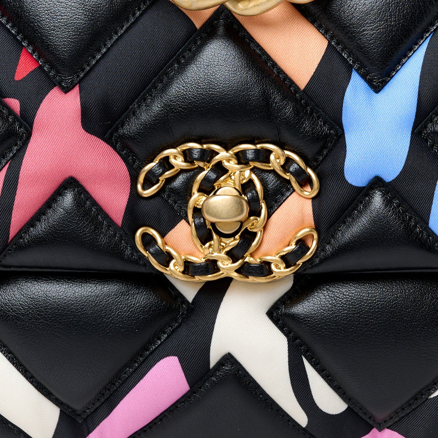 Lambskin Printed Fabric Medium Chanel 19 Flap Black Multicolor