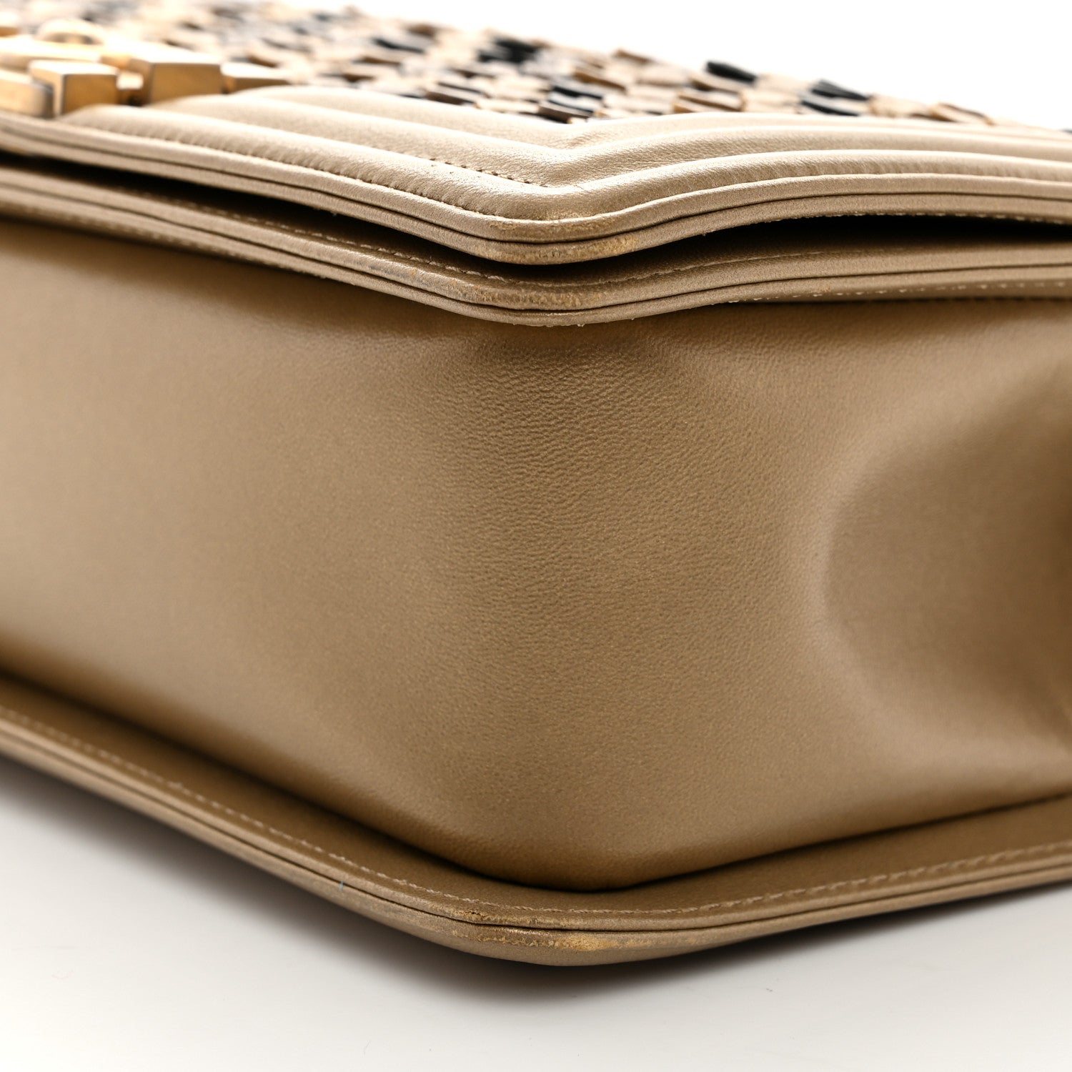 Metallic Lambskin Medium Scaled Boy Flap Gold